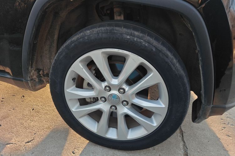 Jeep 大切诺基(进口) 2017款 3.0L 舒享导航版车身外观10