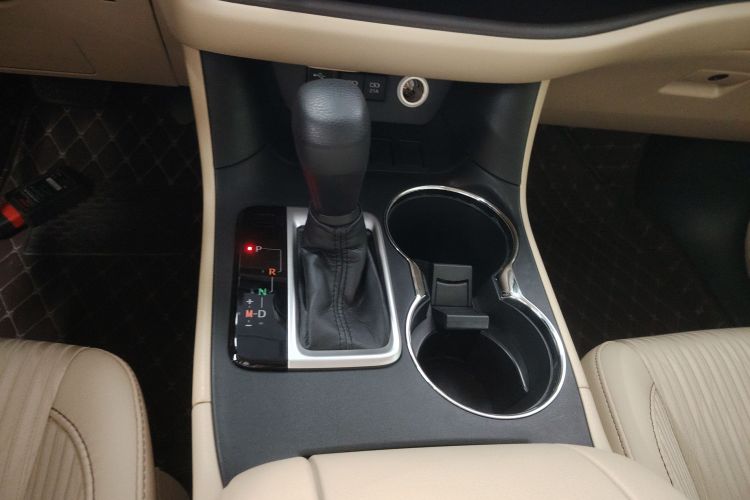 丰田 汉兰达 2018款 2.0T 两驱精英版 5座 国VI中控内饰18