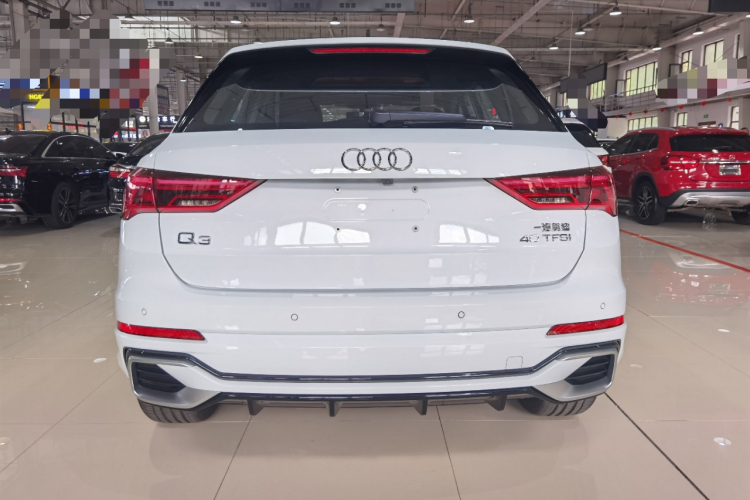 奥迪Q3 2024款 40 TFSI 时尚动感型车身外观6