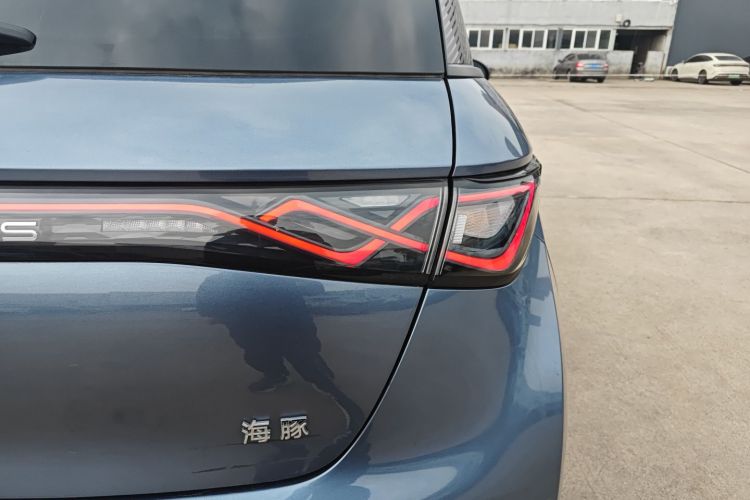 比亚迪 海豚 2024款 荣耀版 420km 时尚版车身外观9