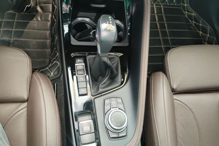 宝马X1 2019款 xDrive20Li 尊享型局部细节18