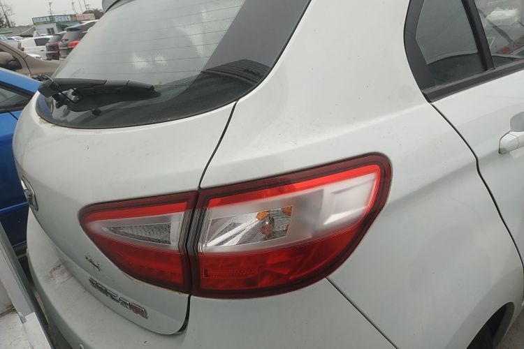 凯翼C3R 2015款 1.5L 手动金钻版车身外观6