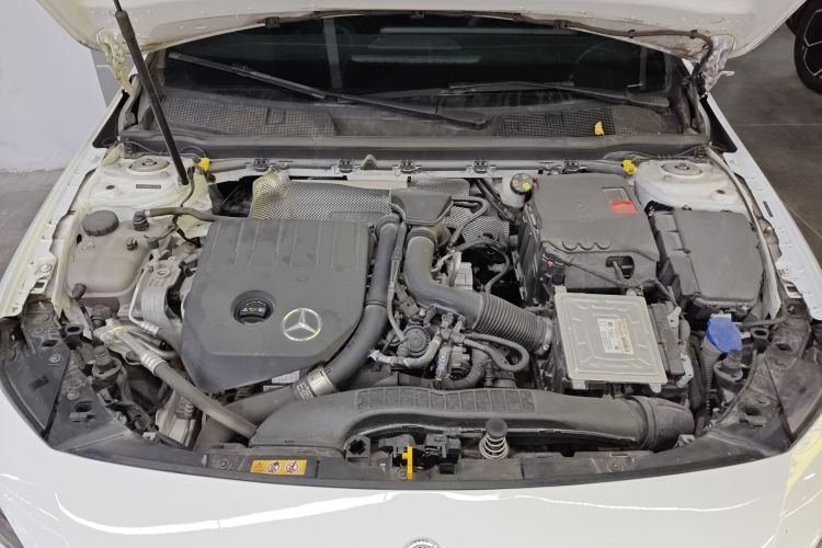 奔驰A级 2021款 A 200 L 运动轿车时尚型机舱底盘24