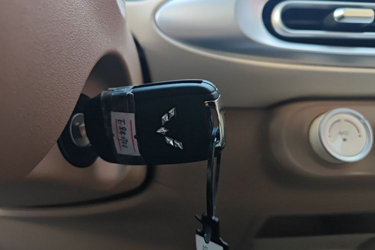 五菱汽车 宏光MINIEV 2025款 四门版 进阶款中控内饰11