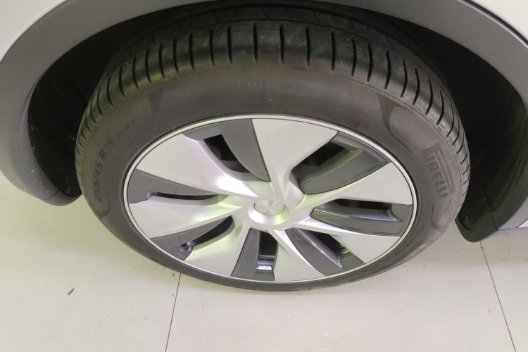 特斯拉 Model Y 2022款 改款 后轮驱动版车身外观6008