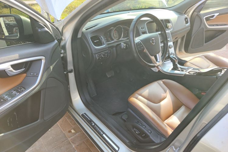 沃尔沃S60 2019款 S60L 改款 T5 智驭菁英版中控内饰20