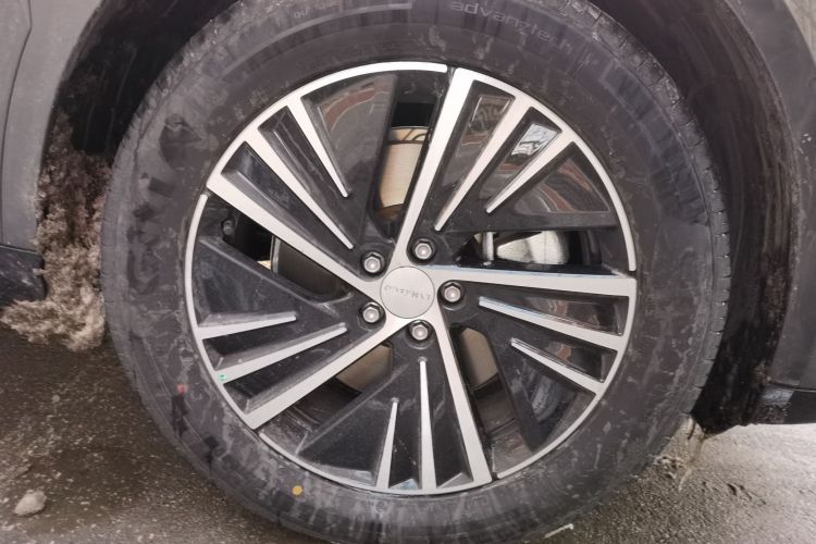 领克08 EM-P 2025款 120km 长续航Pro车身外观10