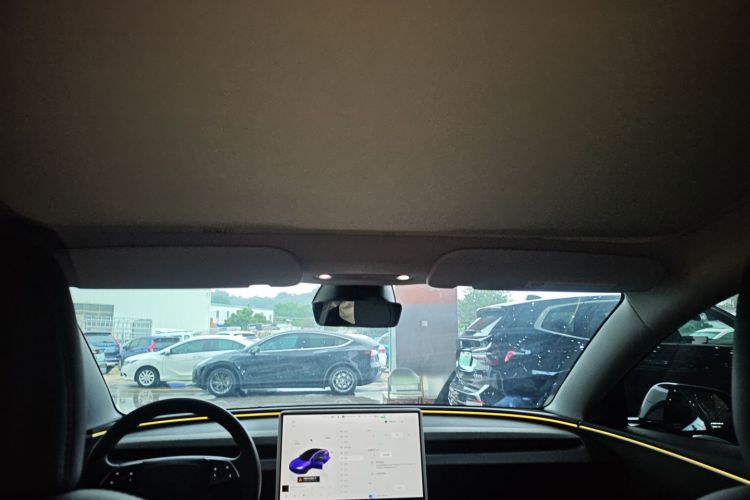 特斯拉 Model 3 2023款 后轮驱动版中控内饰22