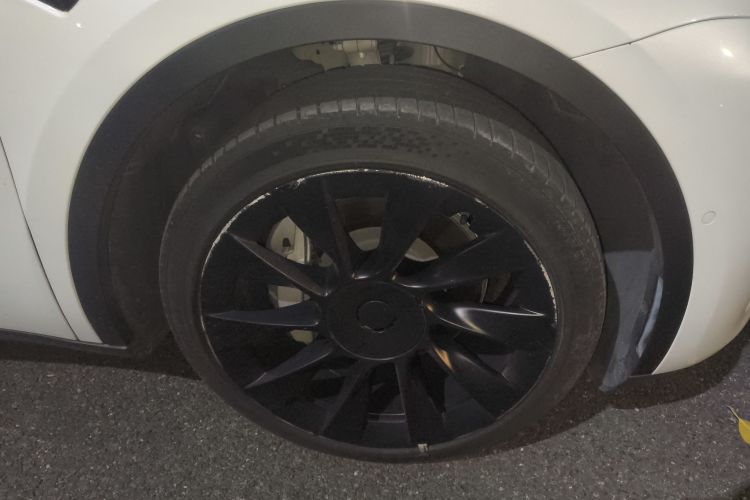 特斯拉 Model Y 2022款 改款 后轮驱动版车身外观10