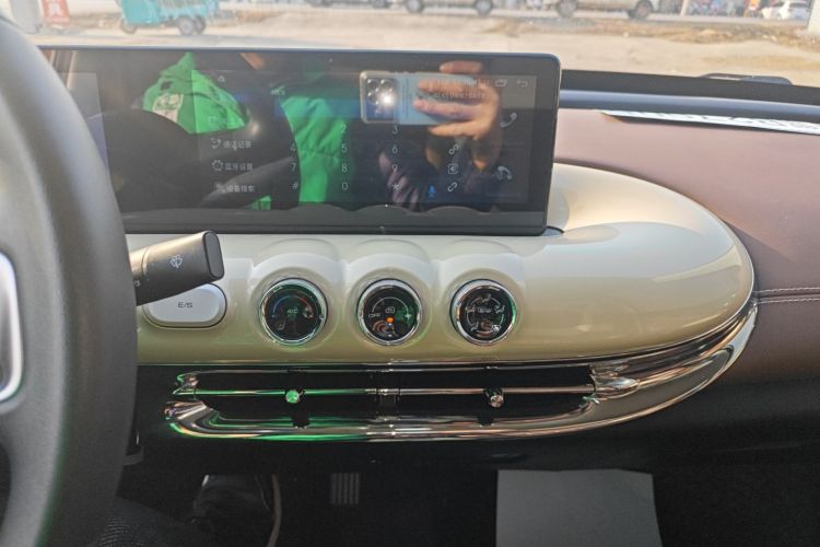 五菱汽车 五菱缤果 2023款 333km 悦享+款局部细节16