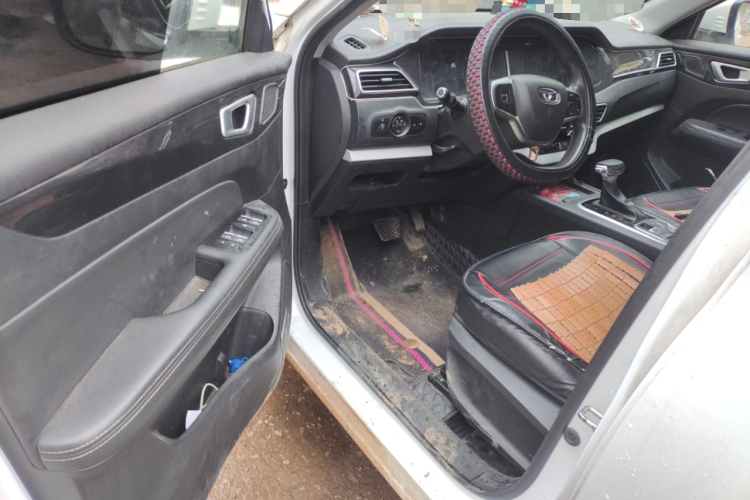 凯翼 炫界 2021款 1.5L CVT优享版中控内饰7003