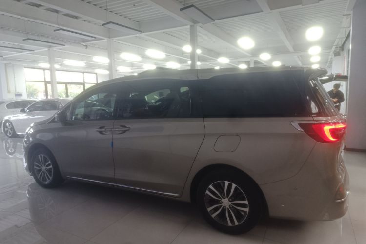 别克GL8 2023款 ES陆尊 尊享型车身外观4