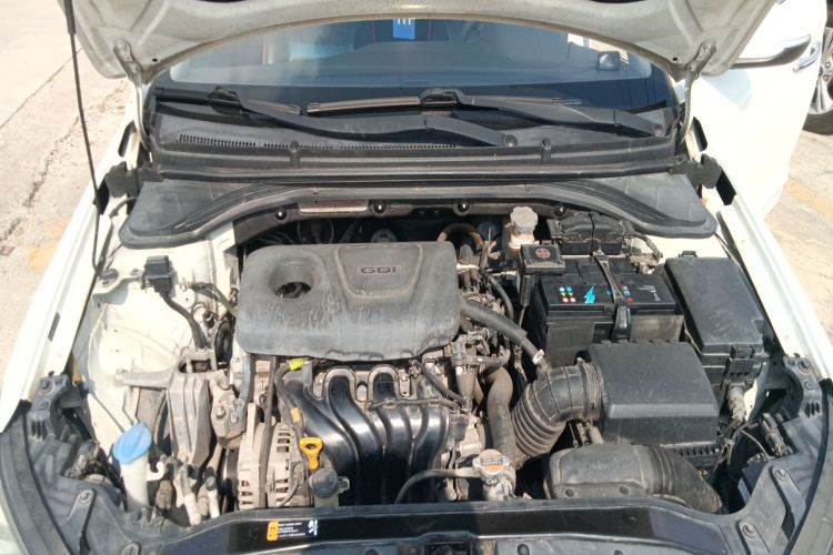 现代 领动 2016款 1.6L 自动智炫·精英型机舱底盘24