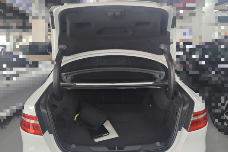 捷豹XEL 2018款 2.0T 200PS 尊享版局部细节23