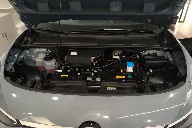 大众ID.7 VIZZION 2024款 首发版机舱底盘24