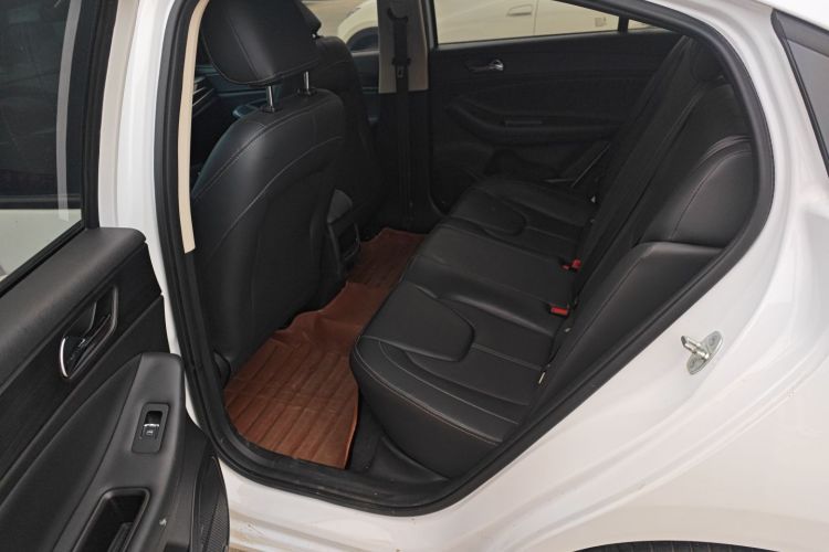 奇瑞 艾瑞泽5 2021款 PRO 1.5L CVT青春版中控内饰21