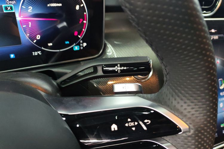 奔驰C级 2023款 改款二 C 260 L 运动版局部细节18