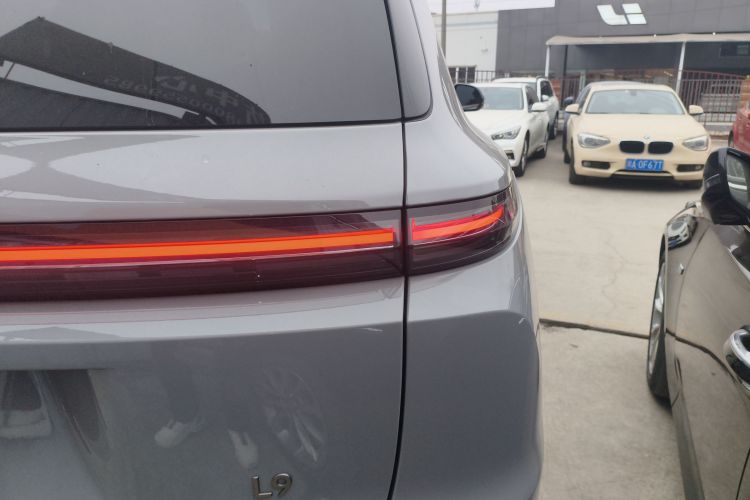 理想汽车 理想L9 2025款 Ultra 智能焕新版车身外观9