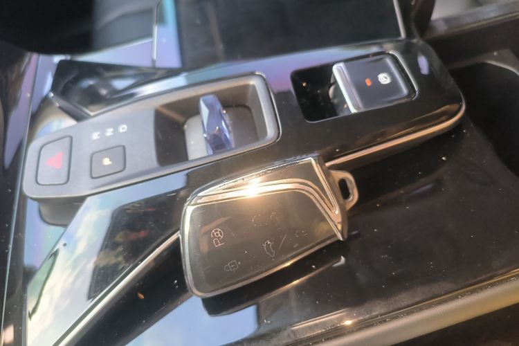 东风风神 皓瀚 2023款 DH-i 1.5T 尊贵版中控内饰7001