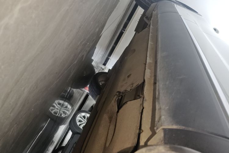 红旗HS5 2019款 2.0T 智联旗享四驱版局部细节9001