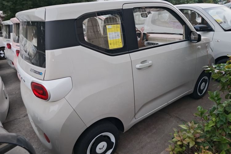 五菱汽车 宏光MINIEV 2024款 第三代 215km 青春版车身外观7