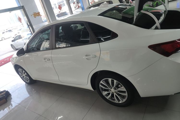 别克 英朗 2019款 18T 自动互联精英型 国VI车身外观4