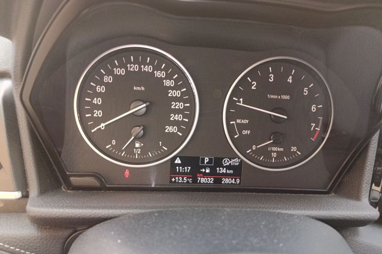 宝马2系旅行车 2016款 218i 运动设计套装中控内饰14