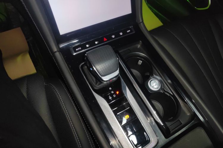 红旗H5 2025款 1.5T DCT旗韵版局部细节18