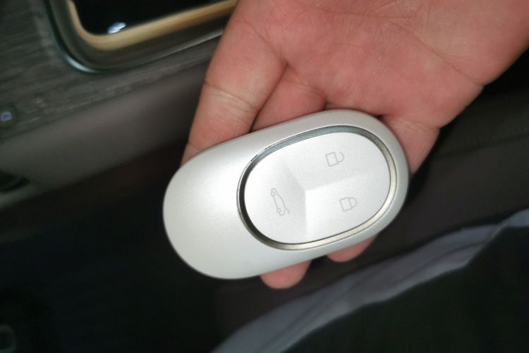 蔚来ET7 2024款 75kWh 行政版中控内饰7001