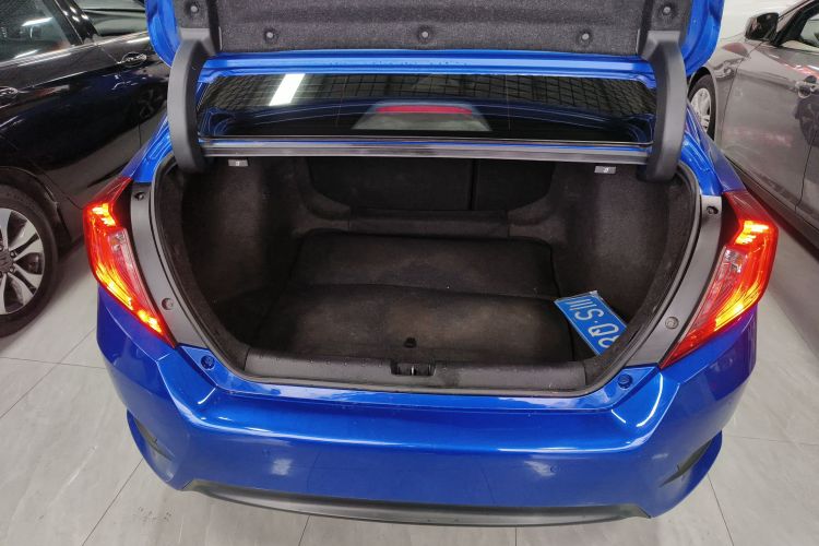 本田 思域 2019款 220TURBO CVT劲擎版 国VI局部细节23