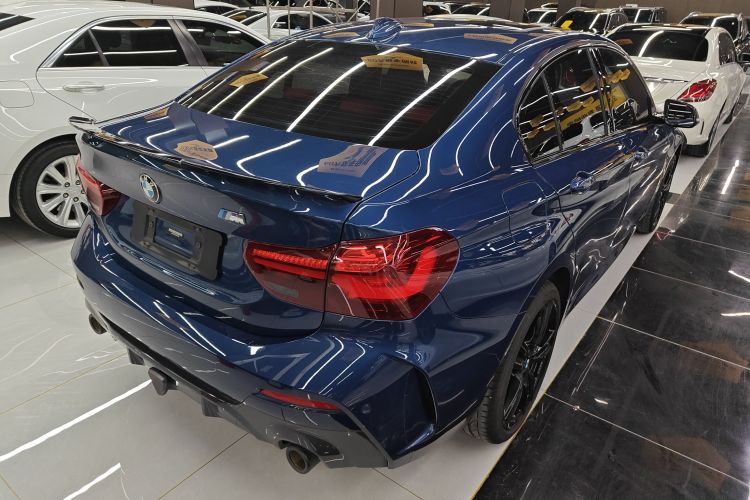 宝马1系 2023款 125i M运动曜夜版车身外观6005