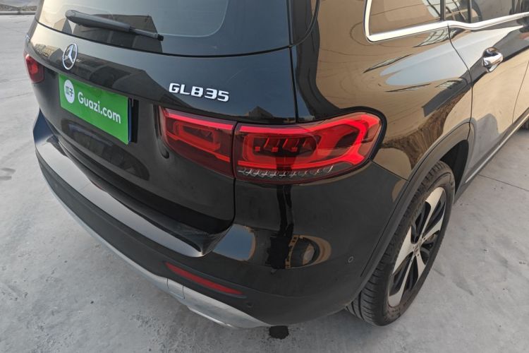 奔驰GLB 2022款 改款 GLB 200 时尚型车身外观9