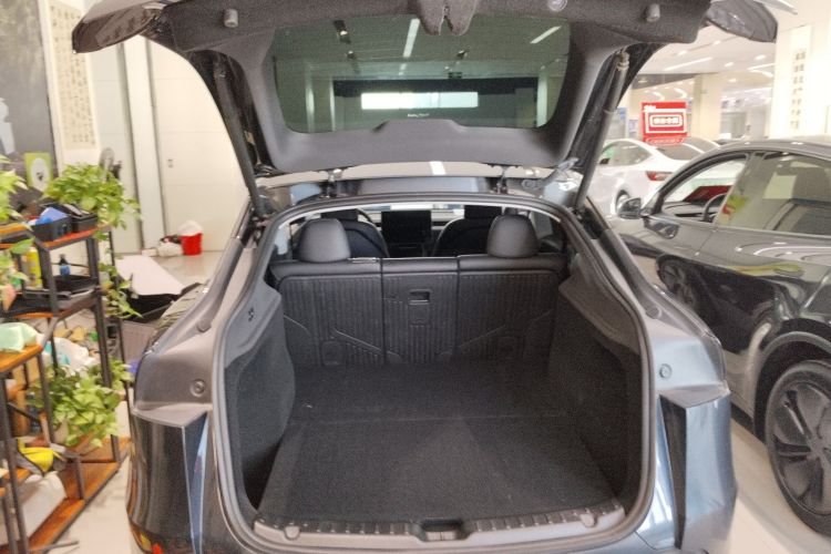 特斯拉 Model Y 2025款 后轮驱动 首发版机舱底盘23