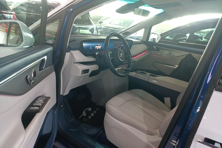 别克GL8新能源 2024款  陆尊 奢享版 7座中控内饰20