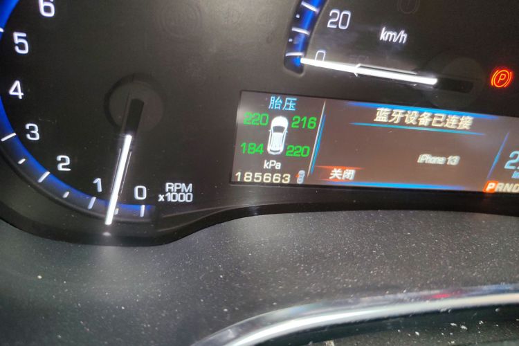凯迪拉克SRX 2014款 3.0L 精英型中控内饰15