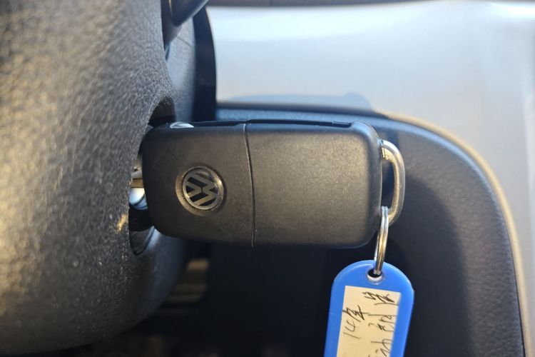 大众 朗逸 2013款 改款经典 1.6L 手动风尚版中控内饰11