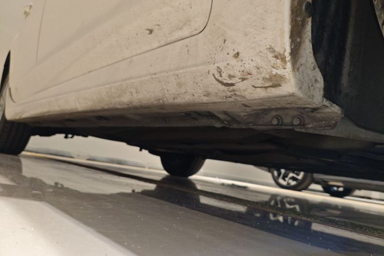 福特 福克斯 2013款 两厢经典 1.8L 自动时尚型局部细节9001