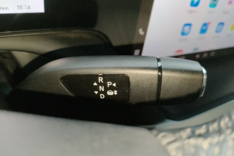 小鹏P7 2022款 670N+局部细节18