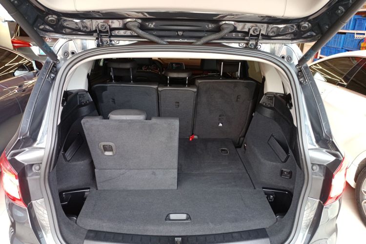 宝马2系多功能旅行车 2015款 218i 运动设计套装局部细节23