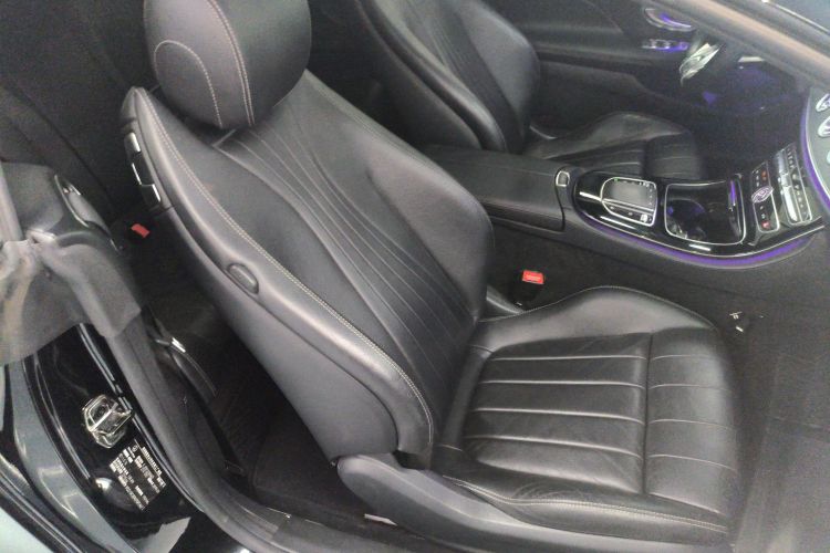 奔驰E级(进口) 2019款 E 200 轿跑车局部细节41