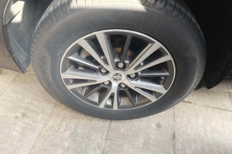 丰田 雷凌 2016款 1.6G CVT精英版车身外观6008