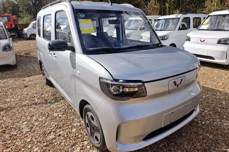 五菱汽车 五菱之光新能源 2025款 201km 舒适型车身外观6002