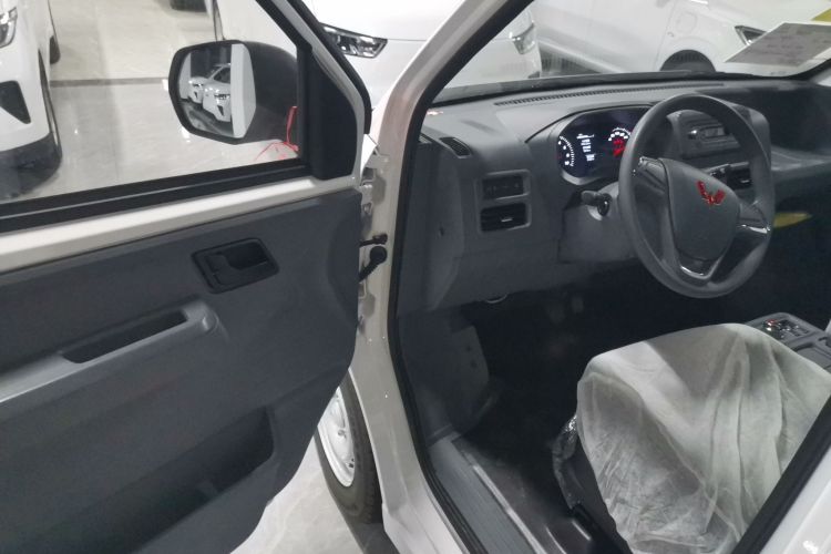 五菱汽车 五菱扬光 2025款 400km 客车版舒适型中控内饰7003