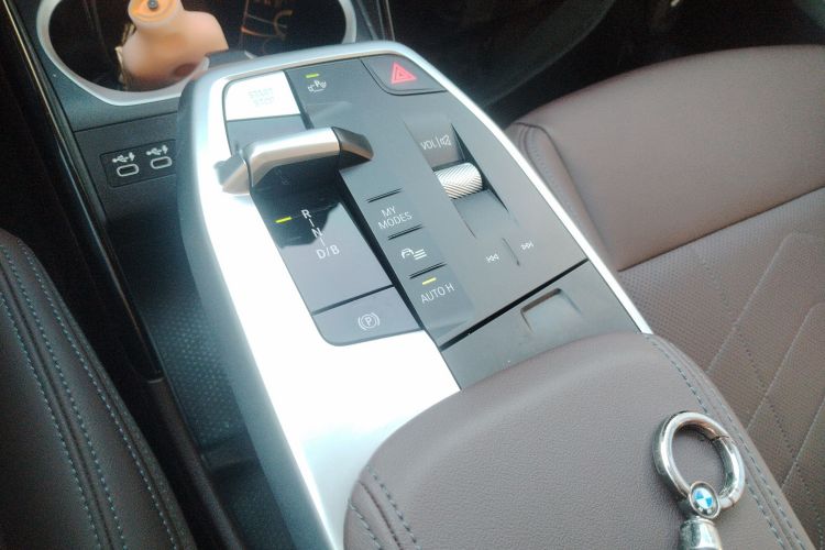 宝马iX1 2023款 eDrive25L X设计套装局部细节18