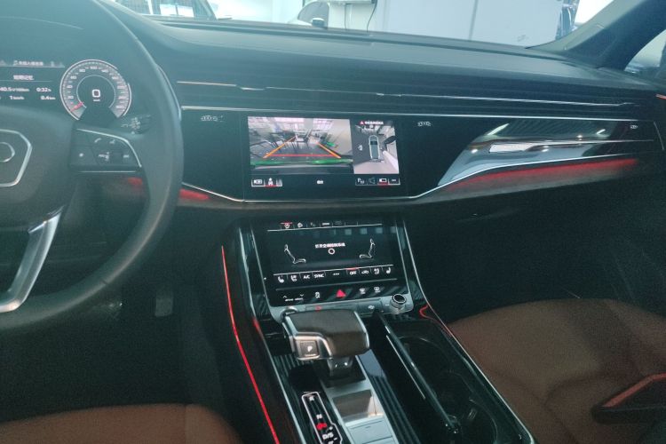 奥迪Q7 2023款 55 TFSI quattro S line运动型局部细节16