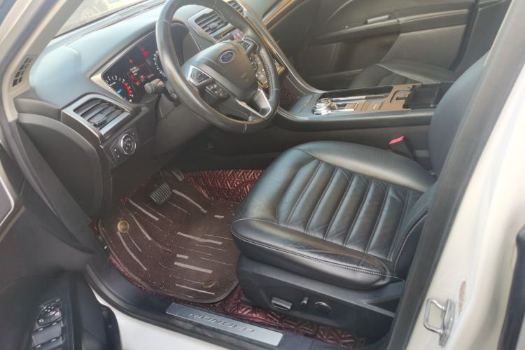 福特 蒙迪欧 2017款 EcoBoost 200 时尚型中控内饰19