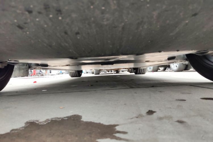 特斯拉 Model Y 2024款 后轮驱动版局部细节9008