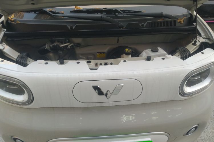 五菱汽车 宏光MINIEV 2024款 第三代 215km 青春版机舱底盘24