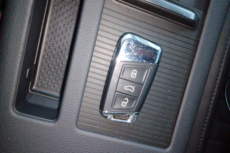 大众 迈腾 2017款 330TSI DSG 豪华型中控内饰11