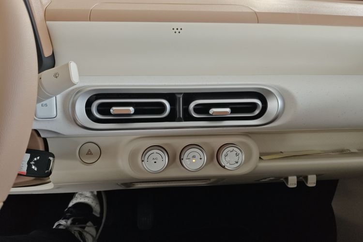 五菱汽车 宏光MINIEV 2024款 第三代 215km 青春版中控内饰16